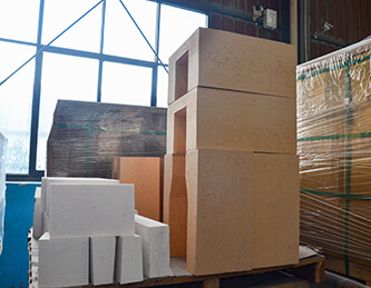 Difference Between Lightweight Insulation Bricks and Refractory Bricks